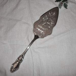 Vintage Christmas Cake/pie server Silver plate